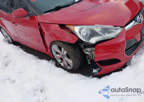 2012 Hyundai Veloster Base W/Red/Black z USA, uszkodzony, nr VIN KMHTC6AD3CU064972